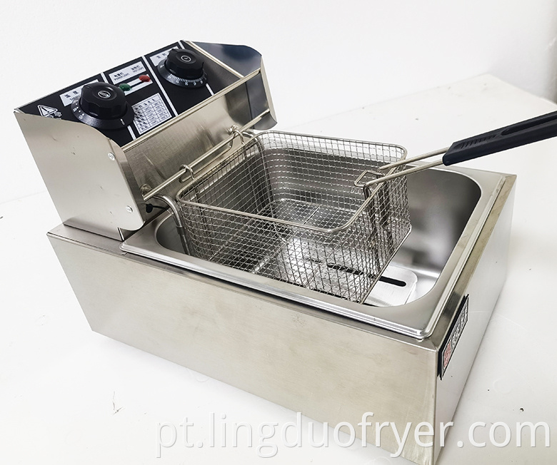 Electric Fryer With Timer Left 3